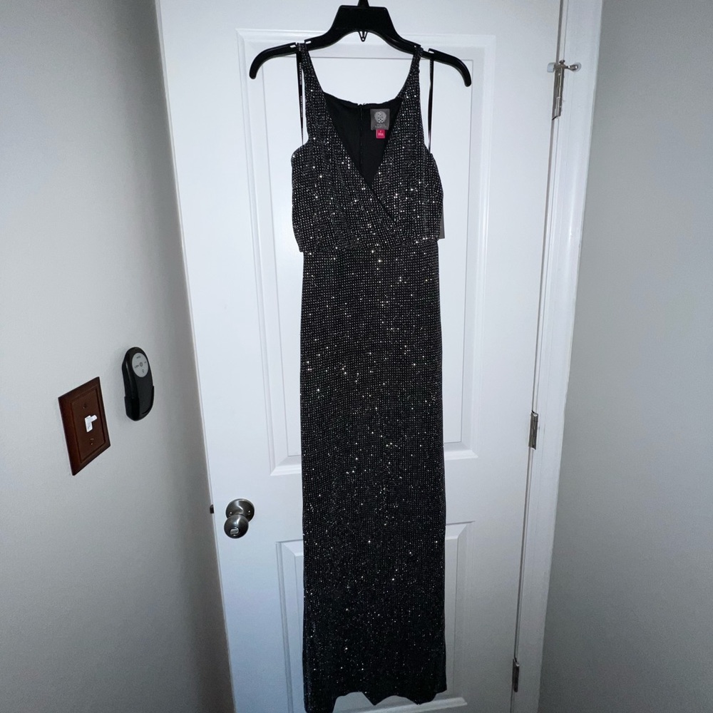 Vince camuto size 2 black and silver gown, NWT